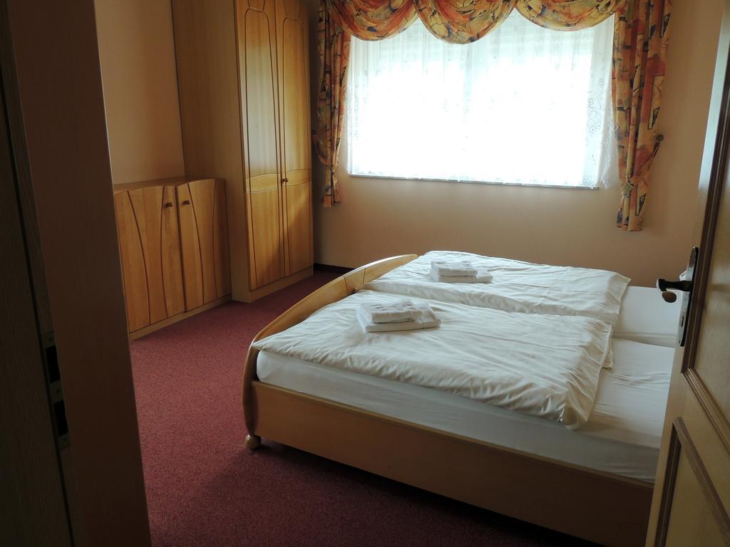 Gaestehaus Am Hirtenberg ไบรเทนบรุนน์ ภายนอก รูปภาพ